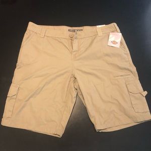 Dickies | Women’s Tan Cargo Shorts - NWT